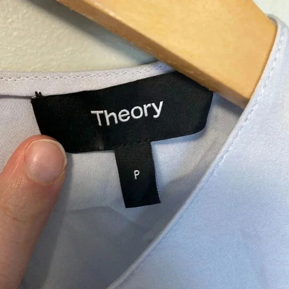 Theory light baby  blue 100% silk sleeveless blouse top - Picture 2 of 5